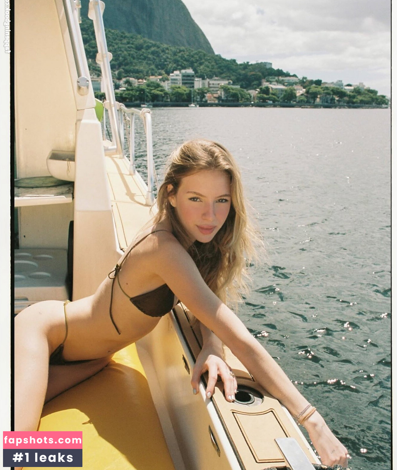 Fernanda Schneider gallery photo #13