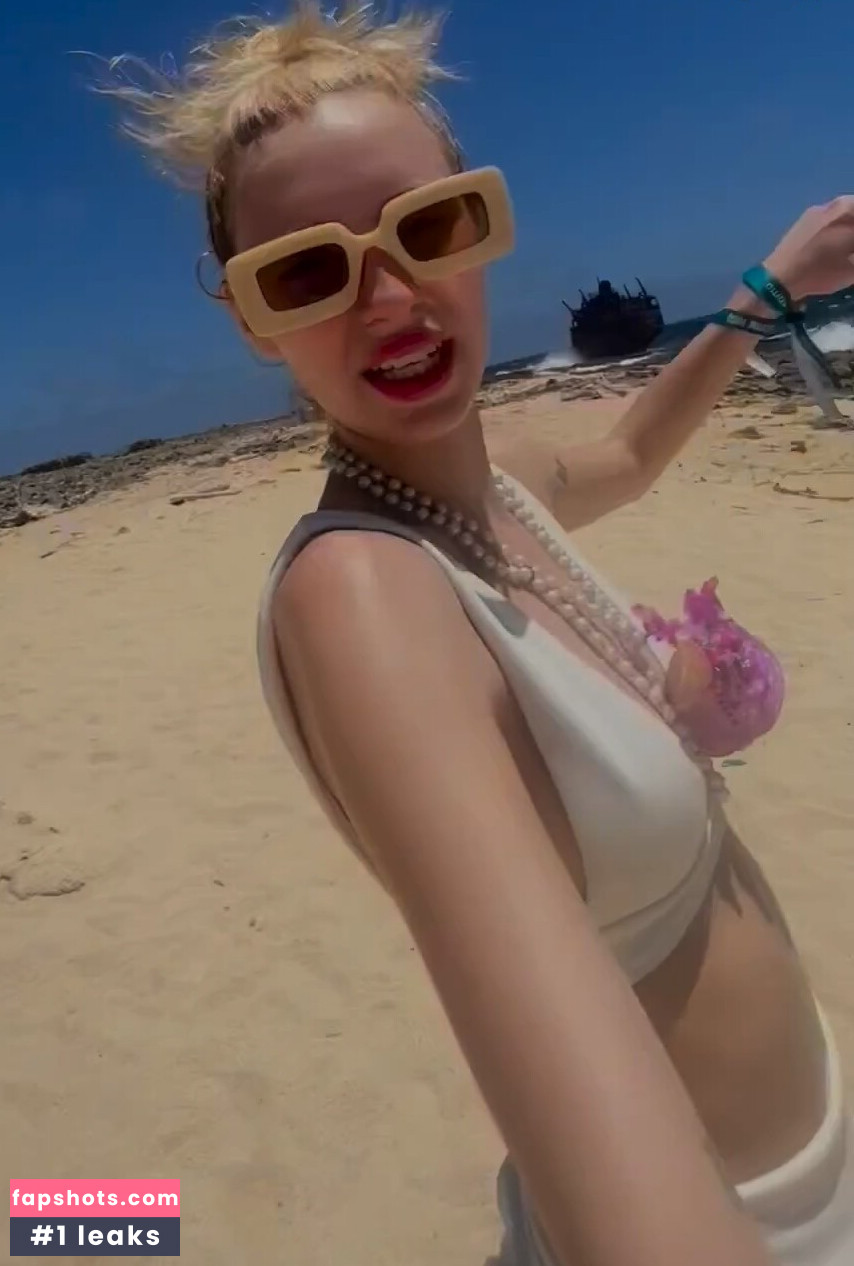 Fernanda Schneider gallery photo #48