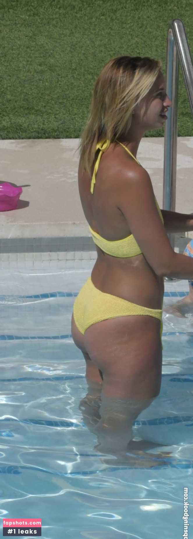 Ferne McCann gallery photo #136