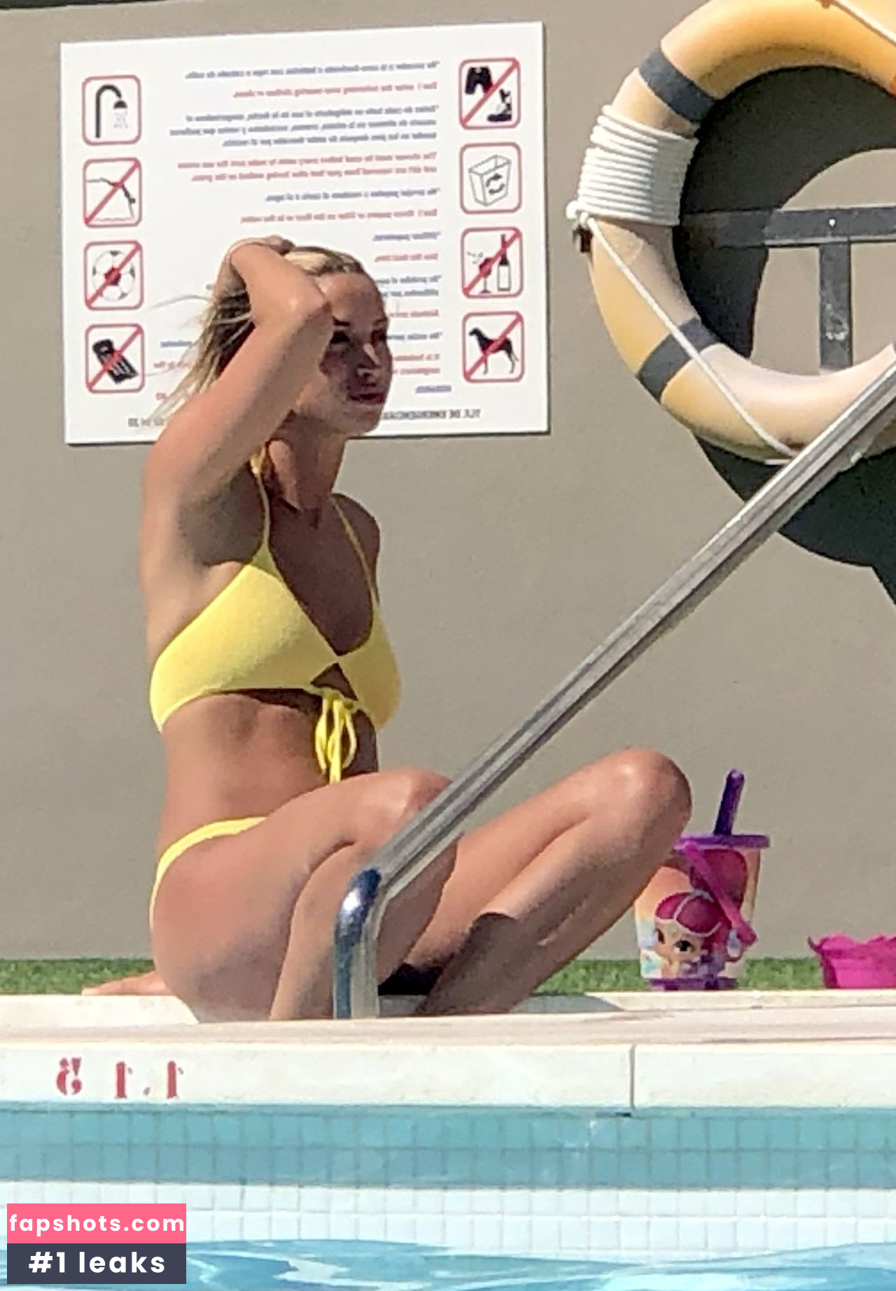 Ferne McCann gallery photo #138