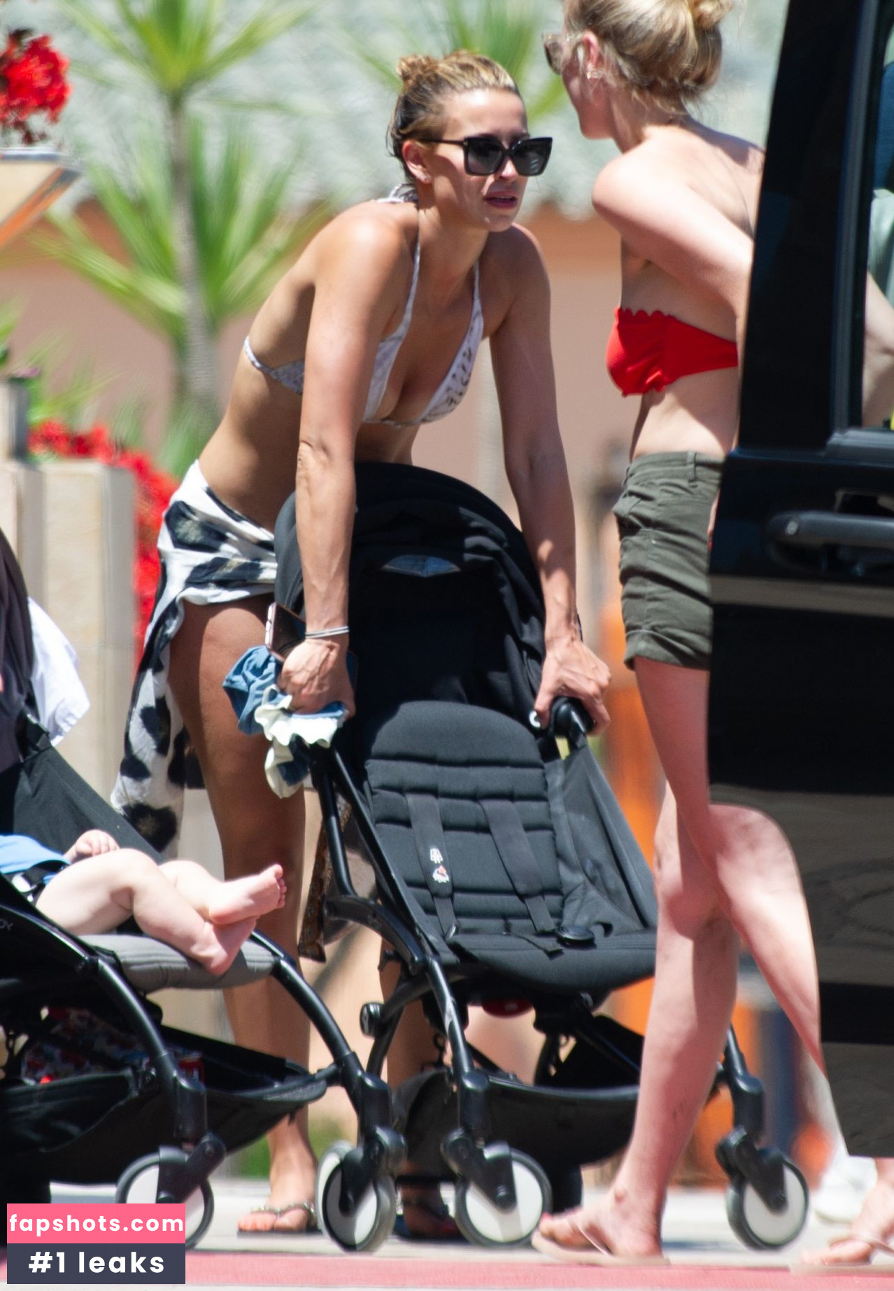 Ferne McCann gallery photo #140