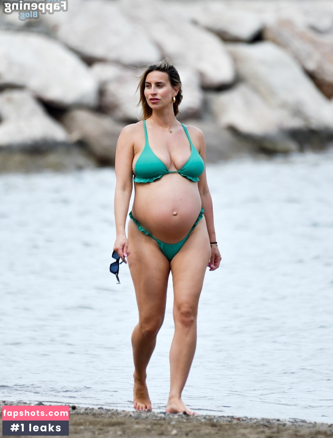 Ferne McCann gallery photo #19