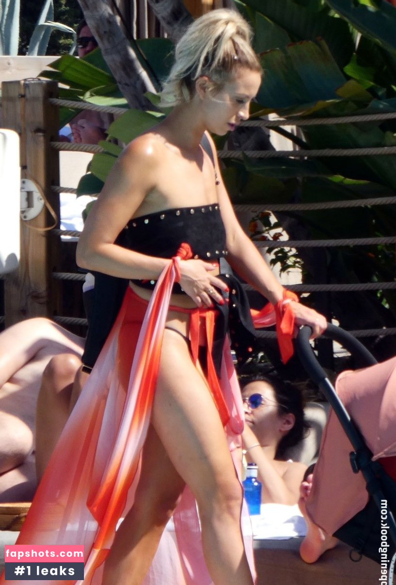 Ferne McCann gallery photo #214