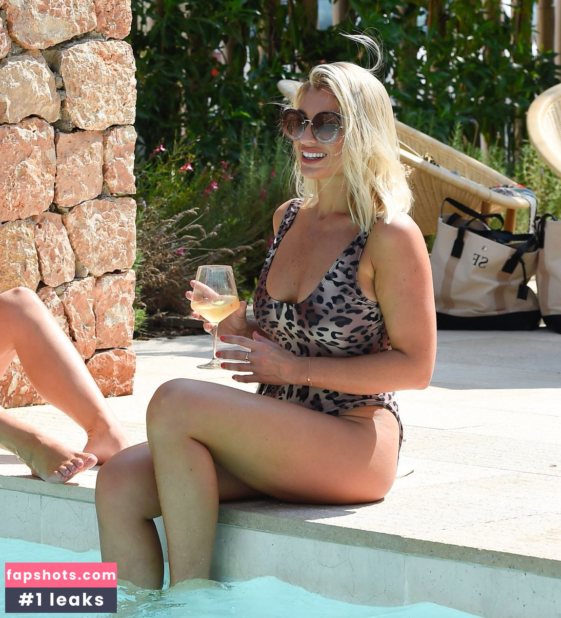 Ferne McCann gallery photo #231