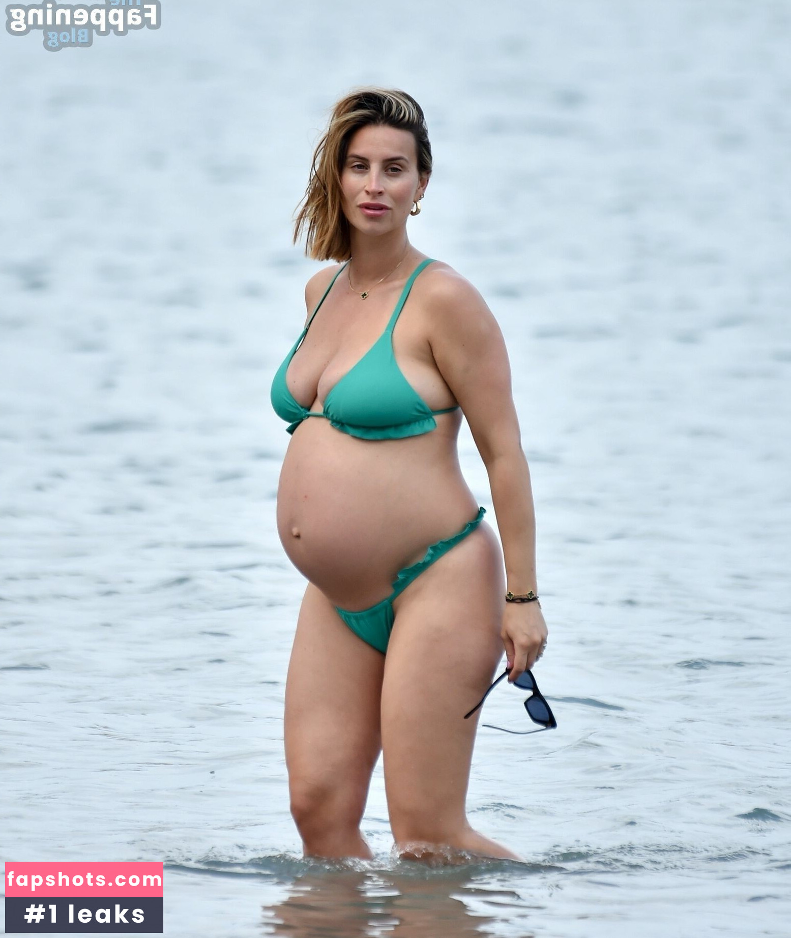 Ferne McCann gallery photo #4
