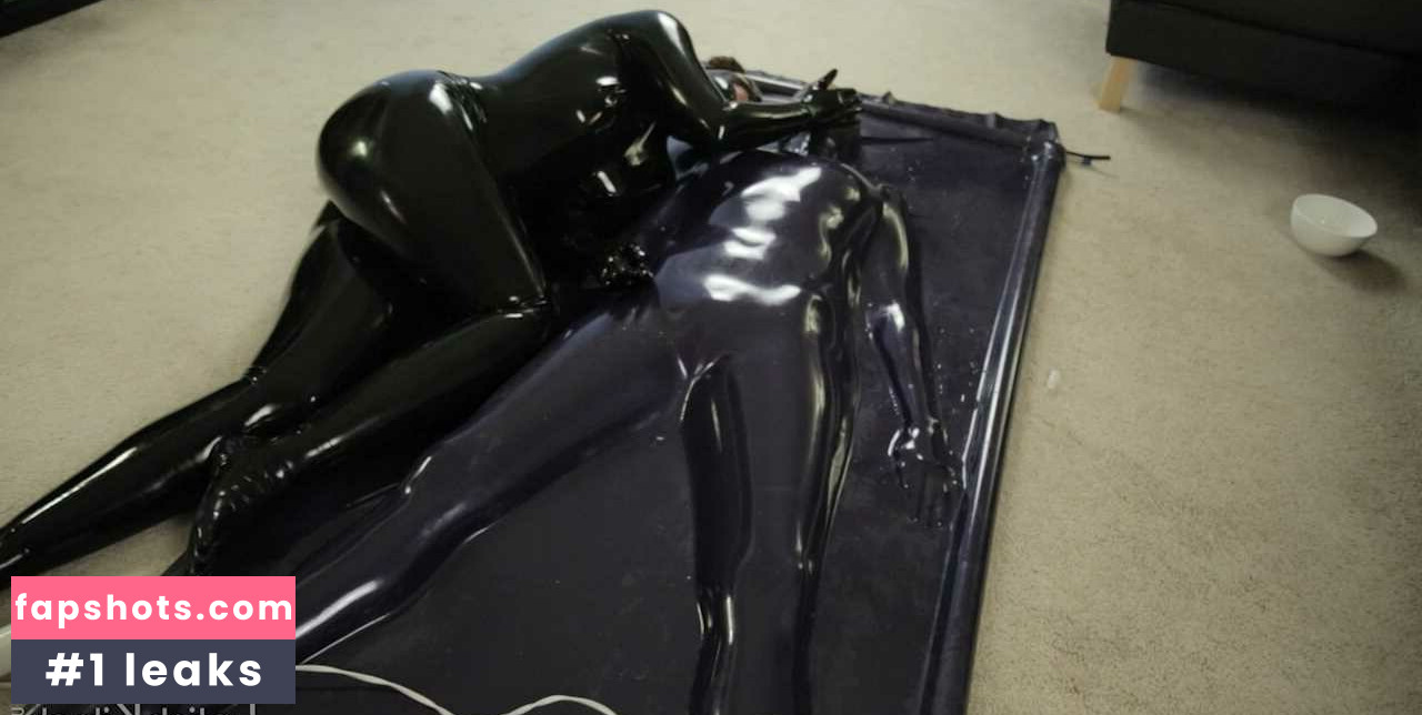 FetishKitsch gallery photo #7