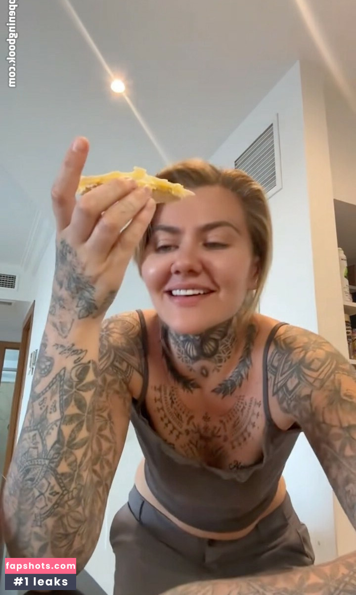 Fie Laursen gallery photo #2