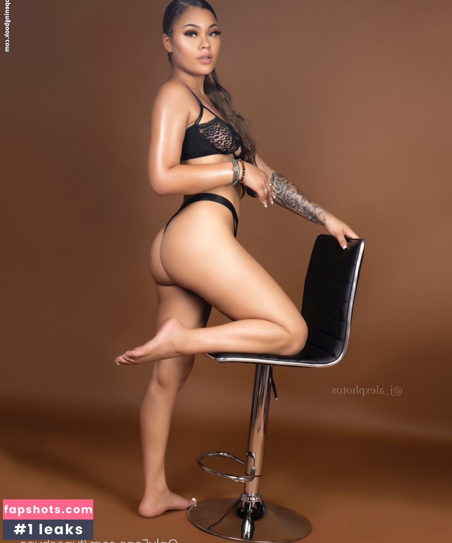 Fine Chyna gallery photo #8