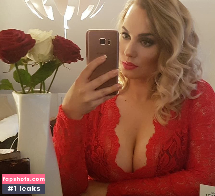 Finya Hohner gallery photo #2