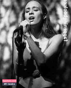 Fiona Apple gallery photo #7