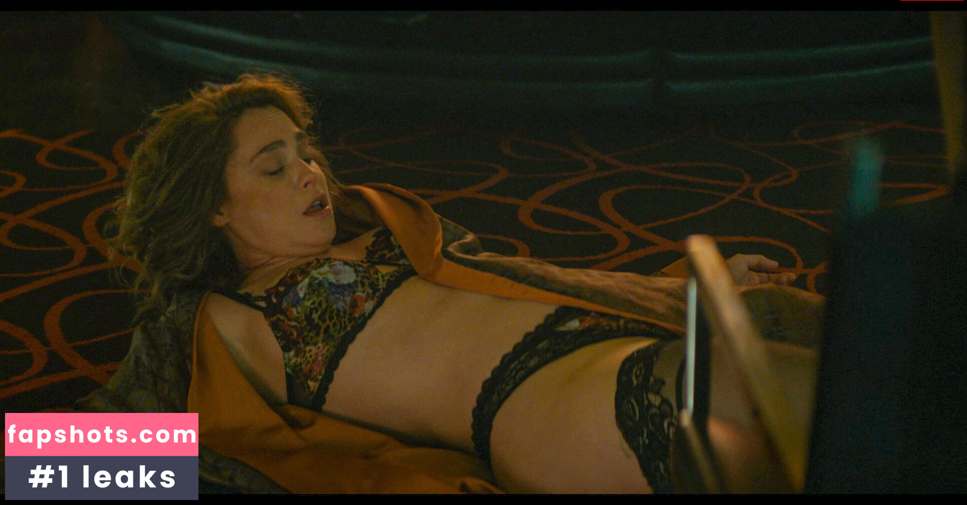 Fiona Dourif gallery photo #13