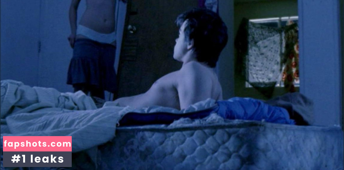 Fiona Dourif gallery photo #18