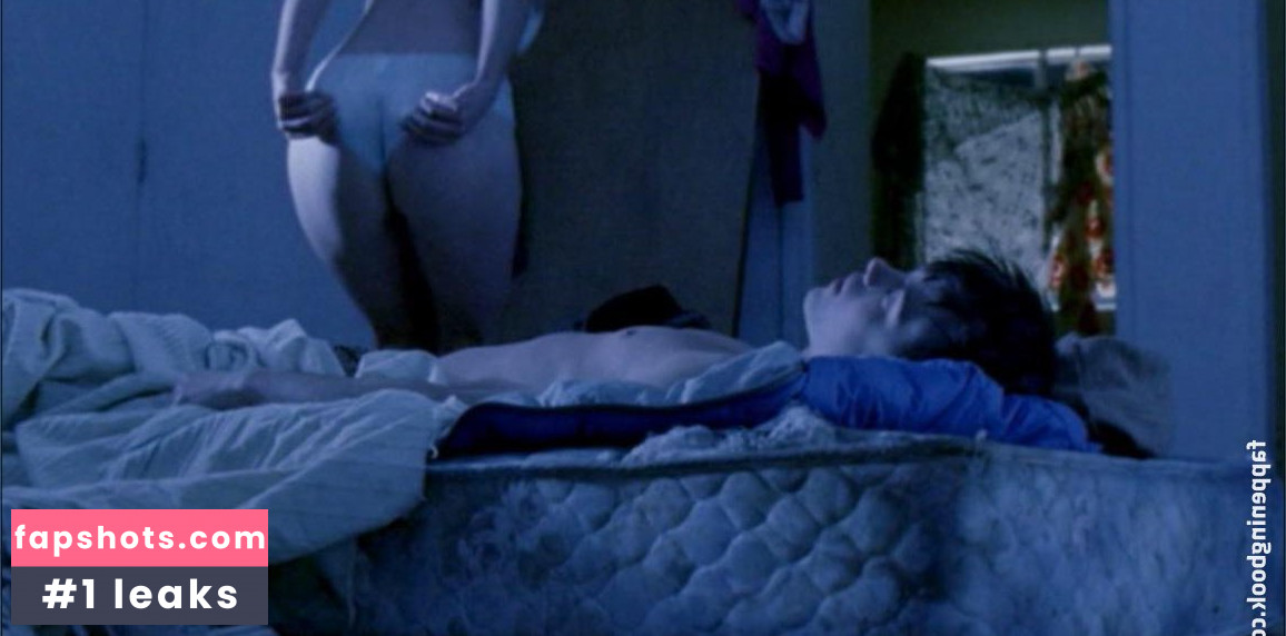 Fiona Dourif gallery photo #19