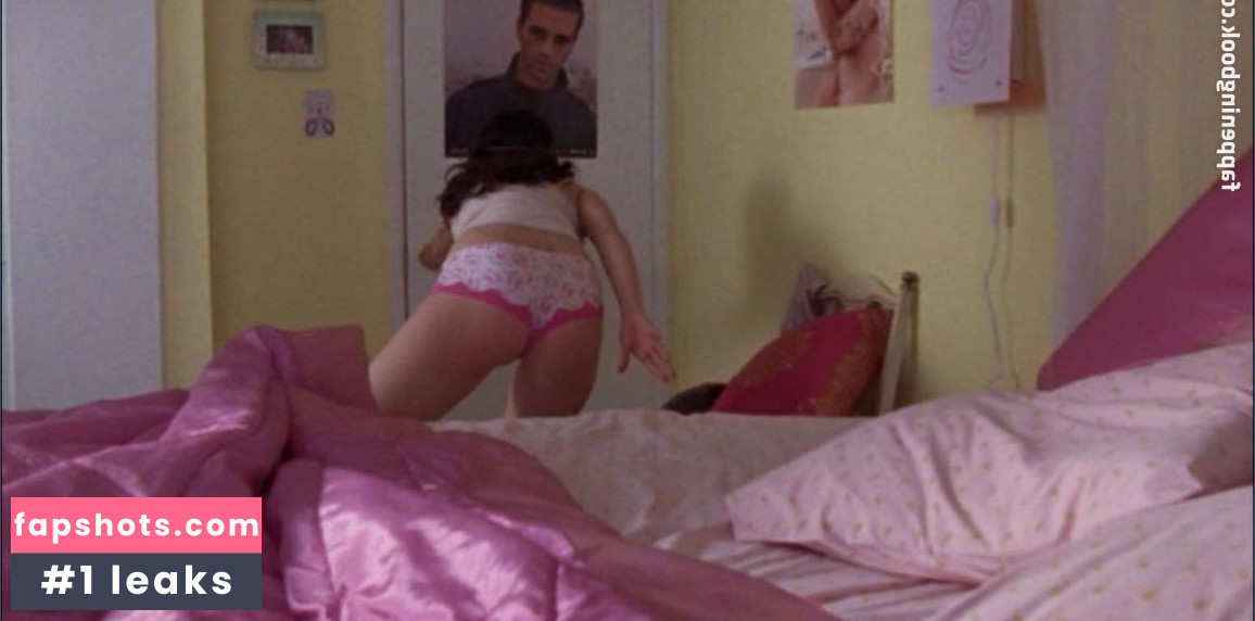 Fiona Dourif gallery photo #25