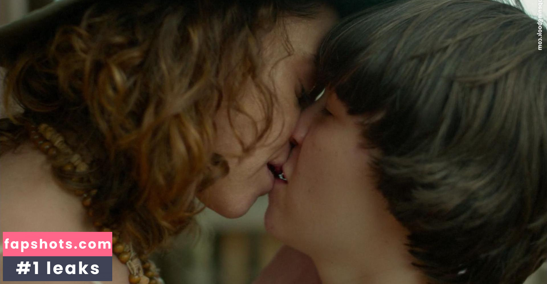 Fiona Dourif nude babe gallery