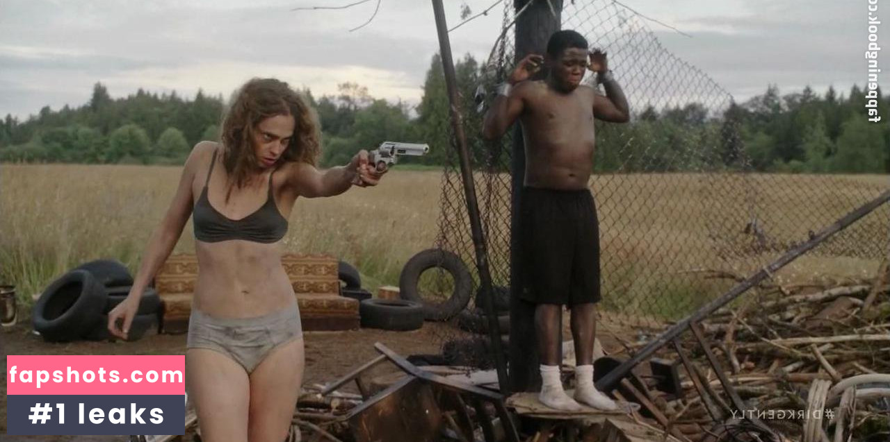 Fiona Dourif gallery photo #29