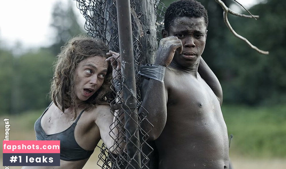 Fiona Dourif gallery photo #8