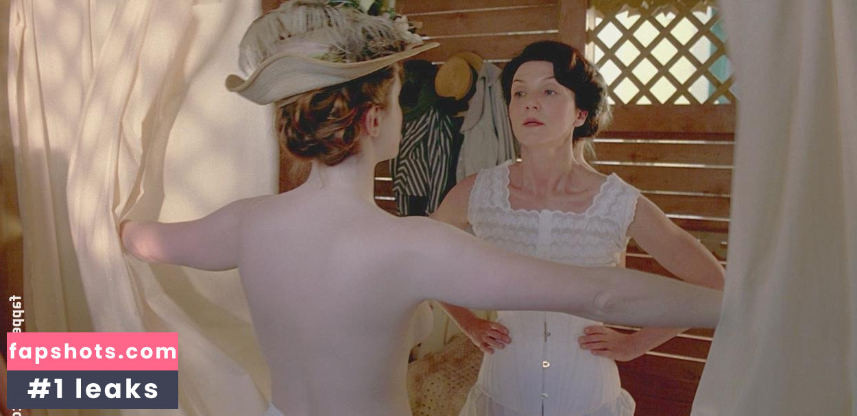 Fiona Glascott nude babe gallery