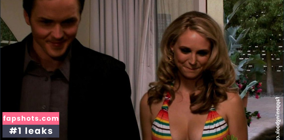 Fiona Gubelmann gallery photo #11