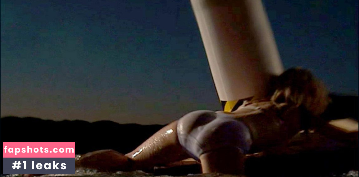 Fiona Gubelmann gallery photo #41