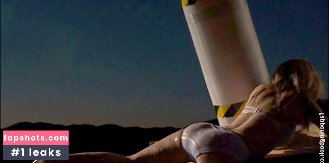 Fiona Gubelmann gallery photo #44