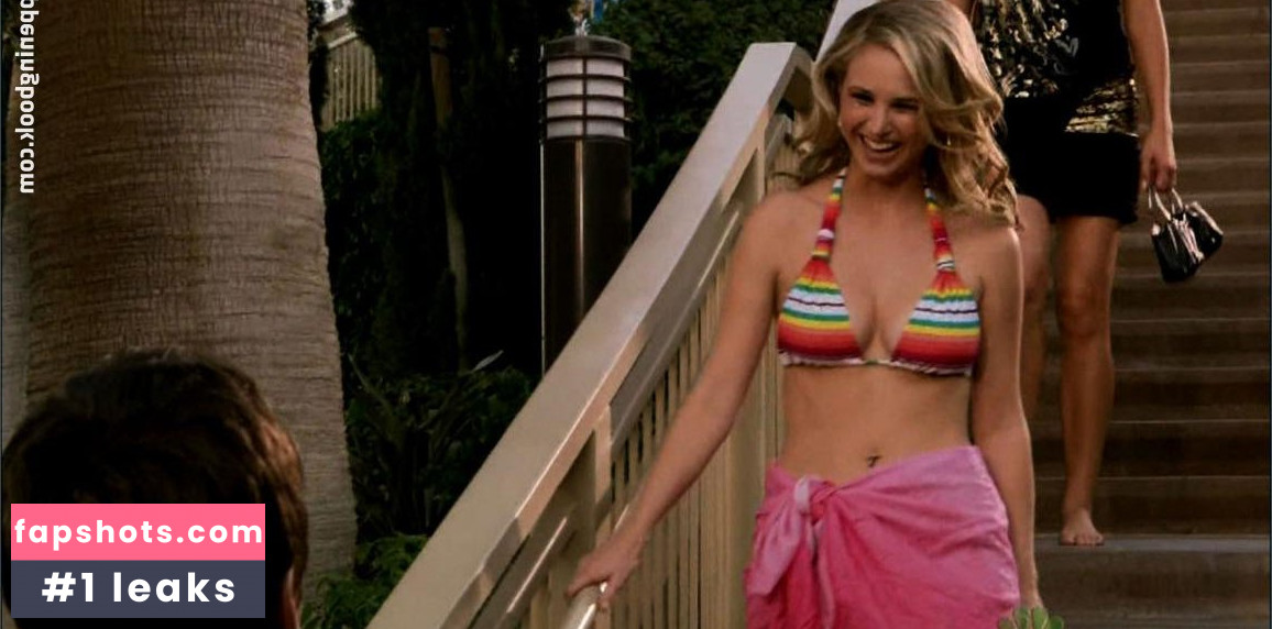 Fiona Gubelmann gallery photo #10