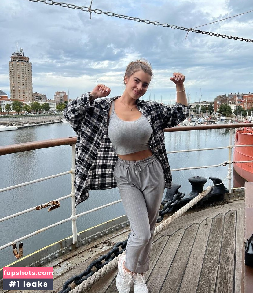 Fiona nude babe gallery