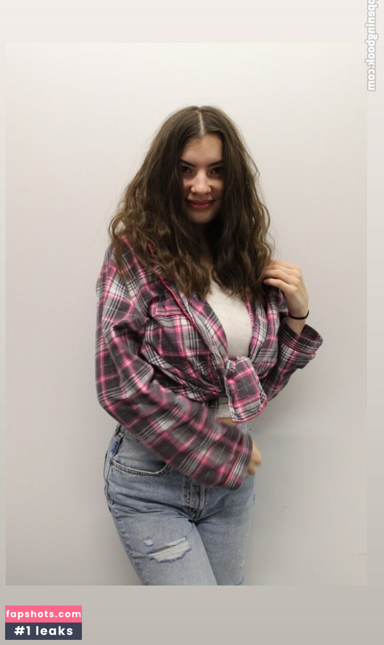 Fiona gallery photo #13