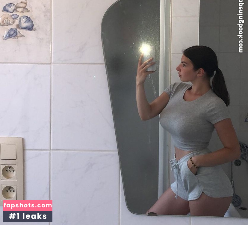 Fiona gallery photo #29