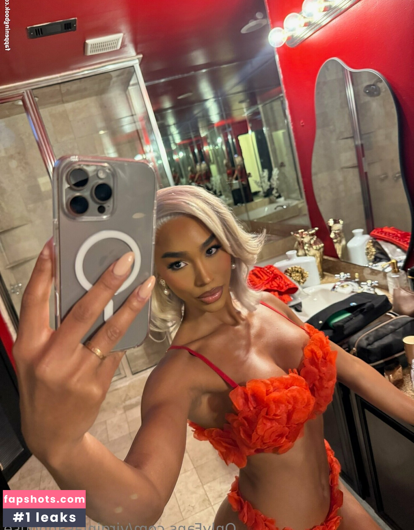 FitBabeXOXO gallery photo #14