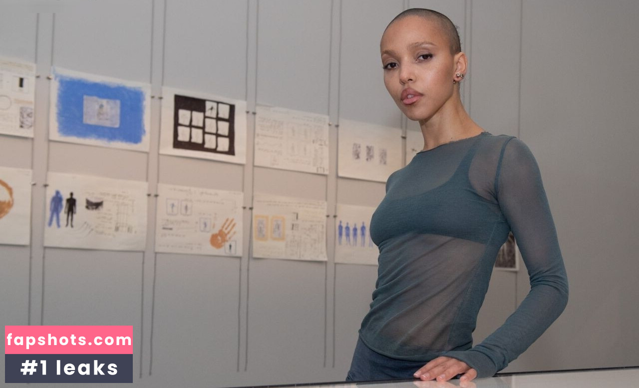 FKA twigs gallery photo #102