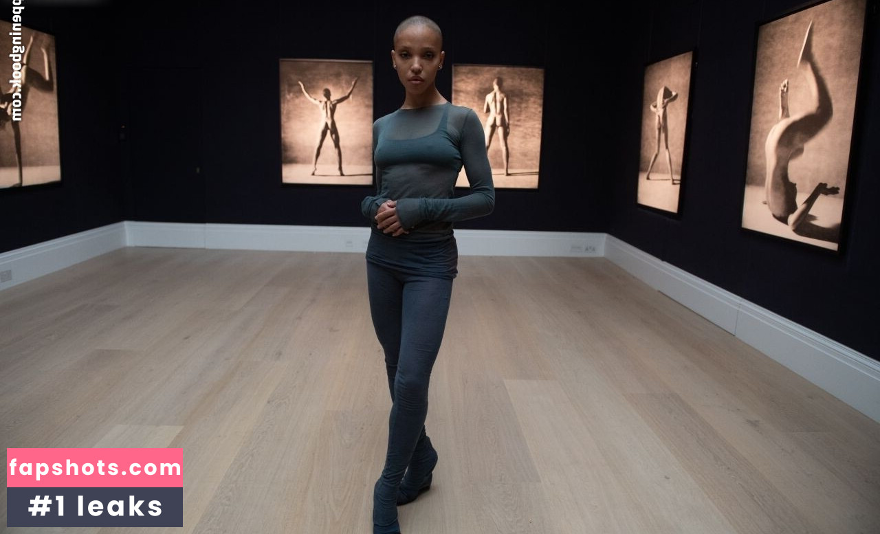 FKA twigs gallery photo #105