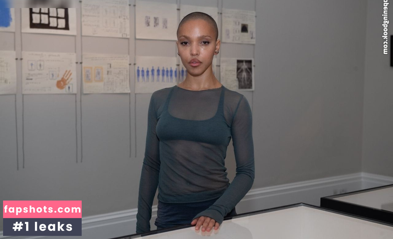FKA twigs gallery photo #109