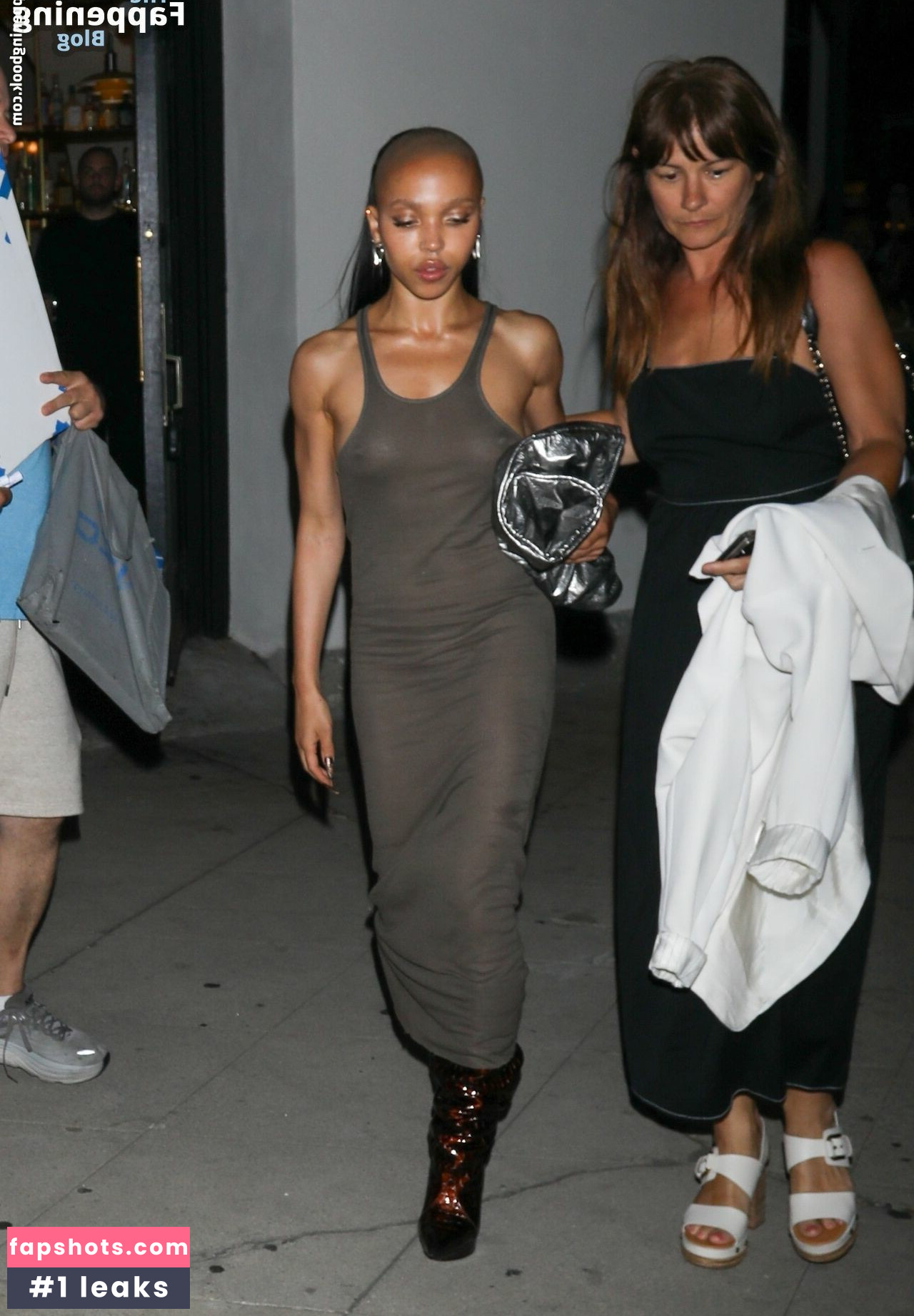 FKA twigs gallery photo #121