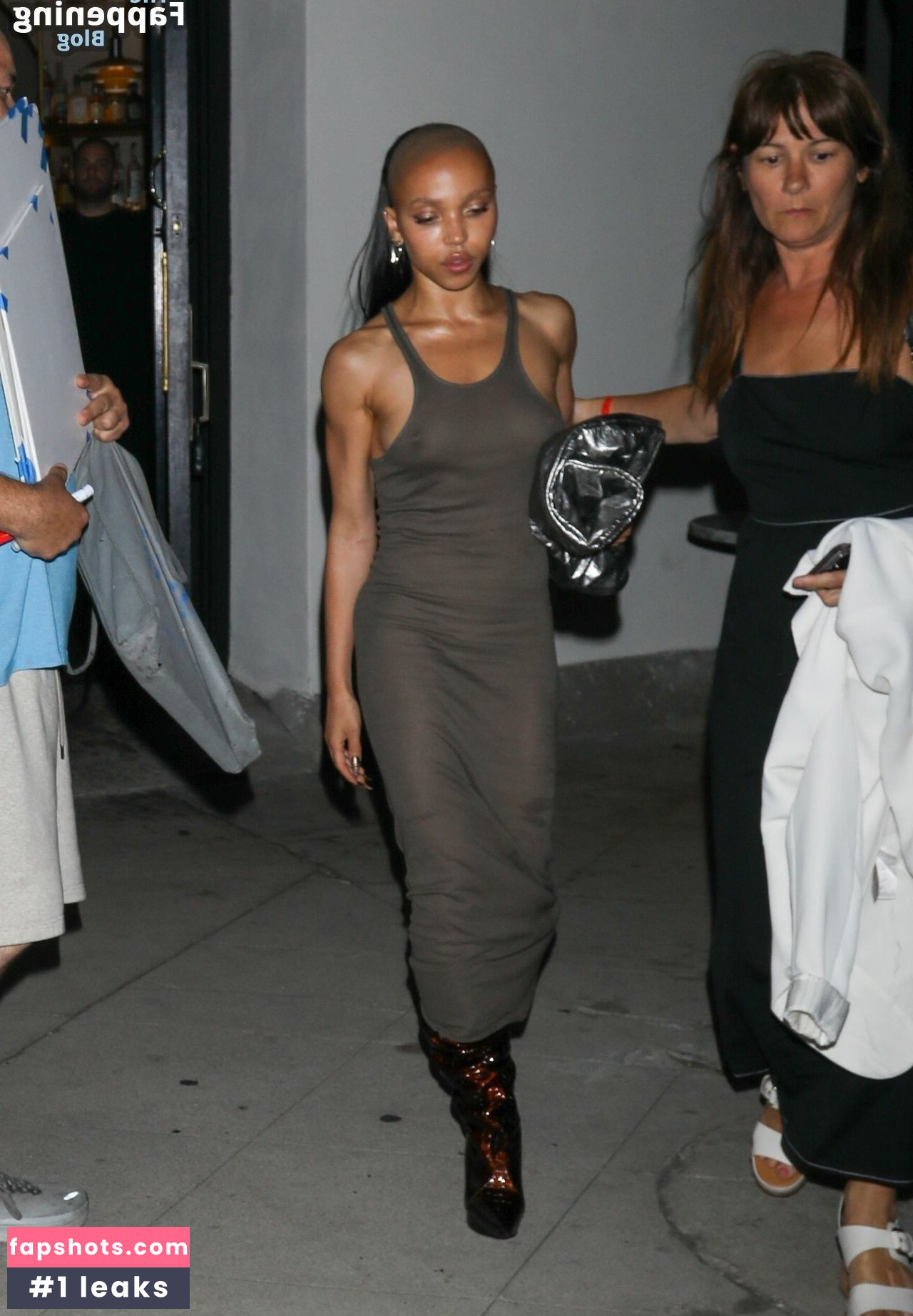 FKA twigs gallery photo #124