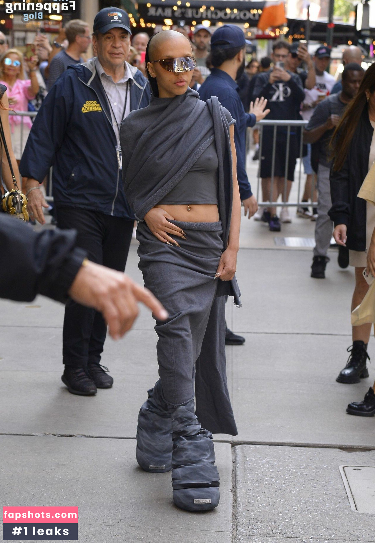 FKA twigs gallery photo #139