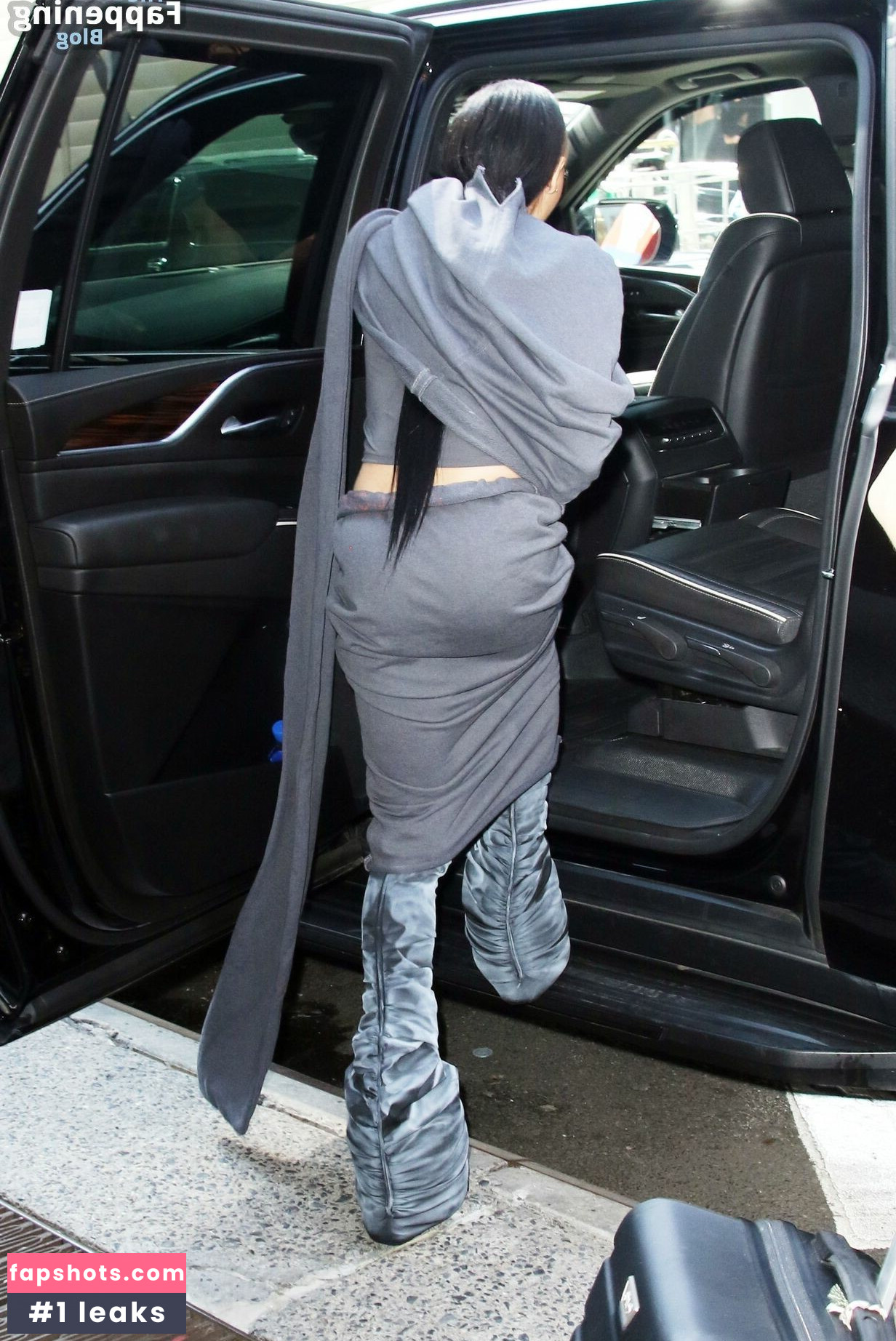 FKA twigs gallery photo #148