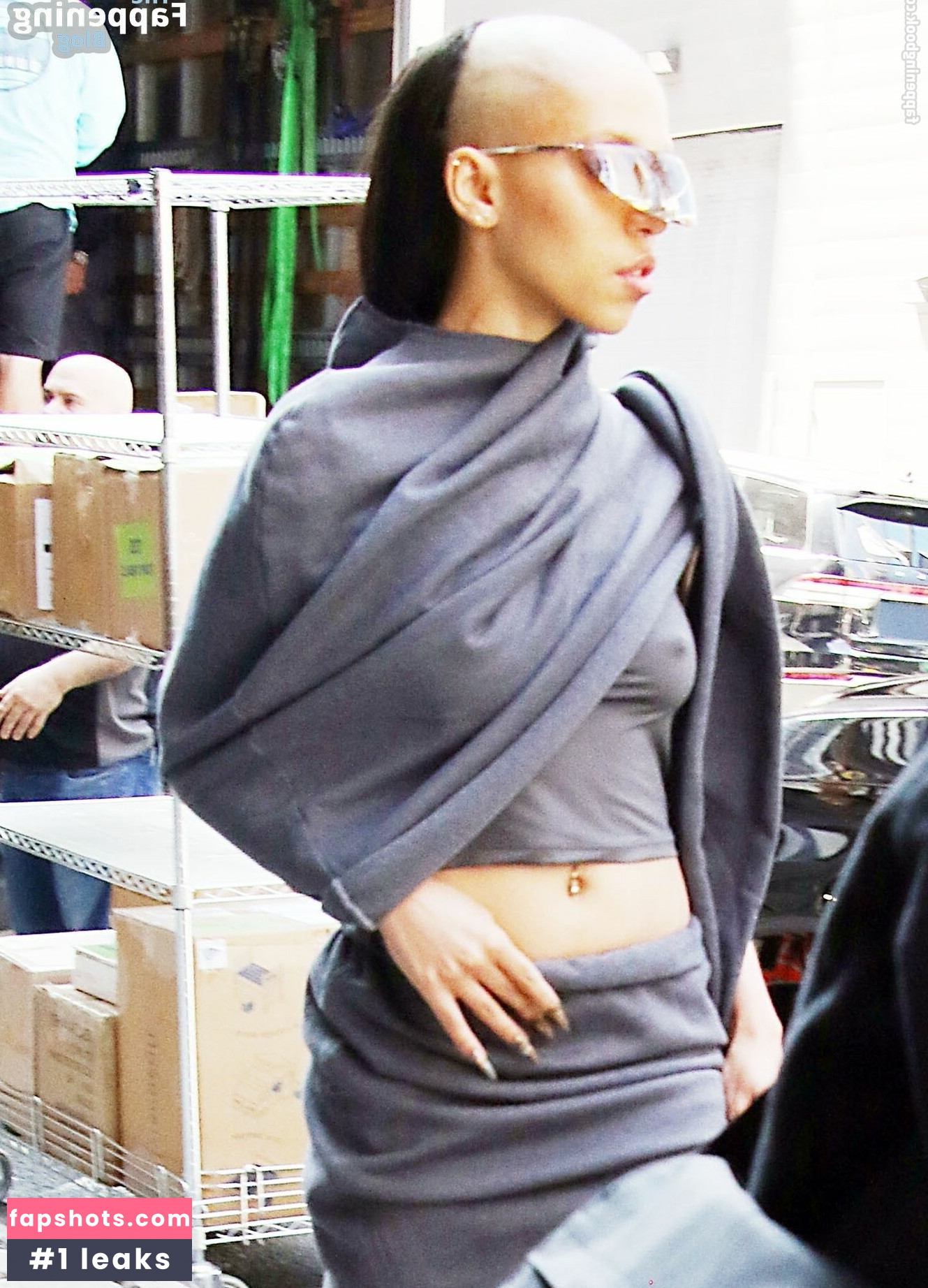 FKA twigs gallery photo #154