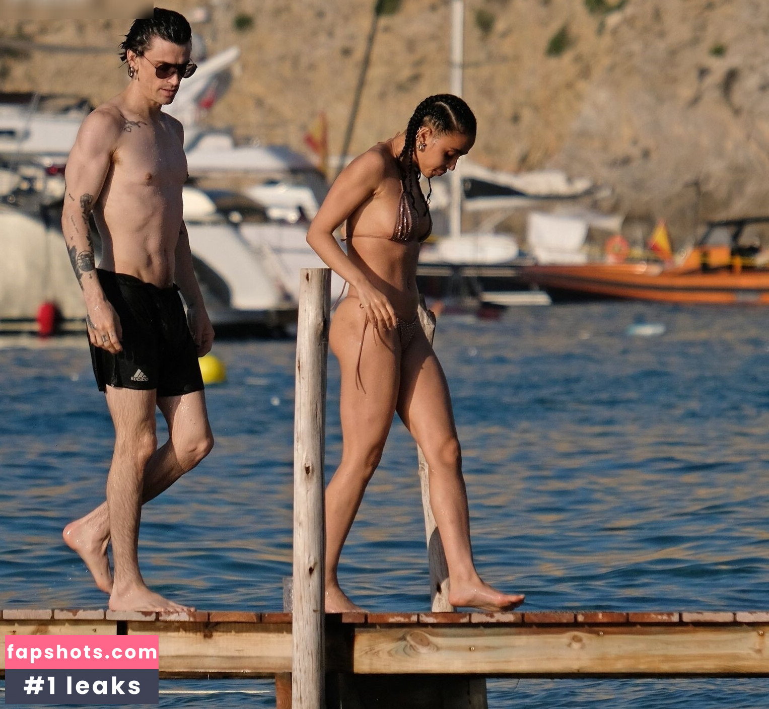 FKA twigs gallery photo #170