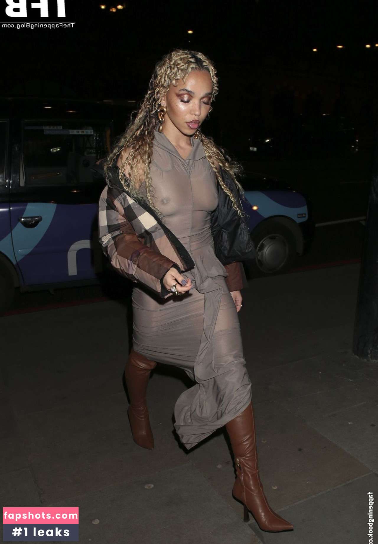 FKA twigs gallery photo #209