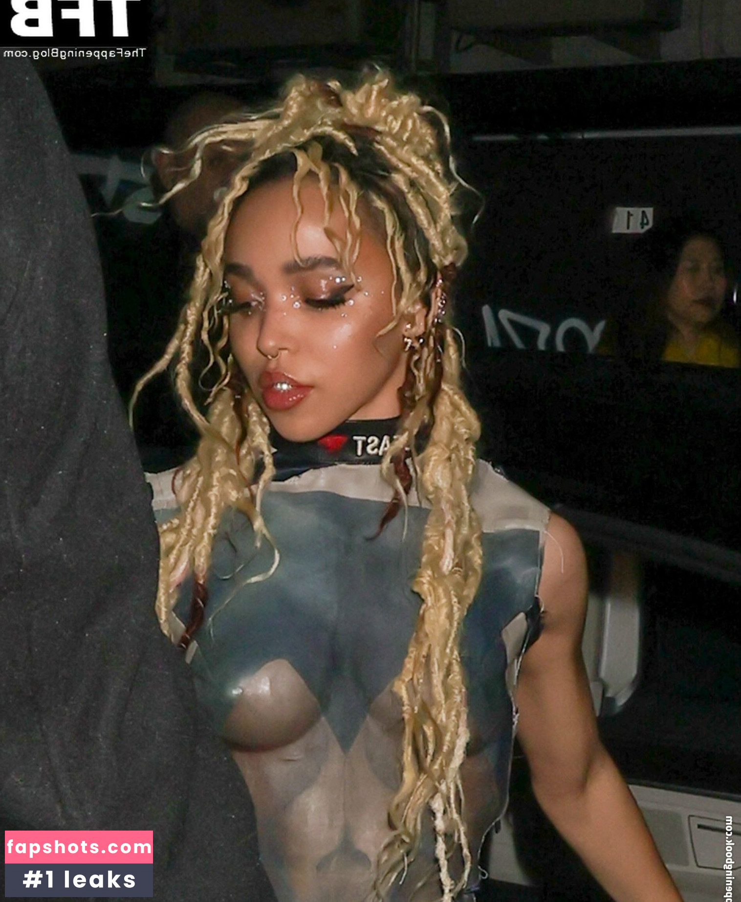 FKA twigs gallery photo #213