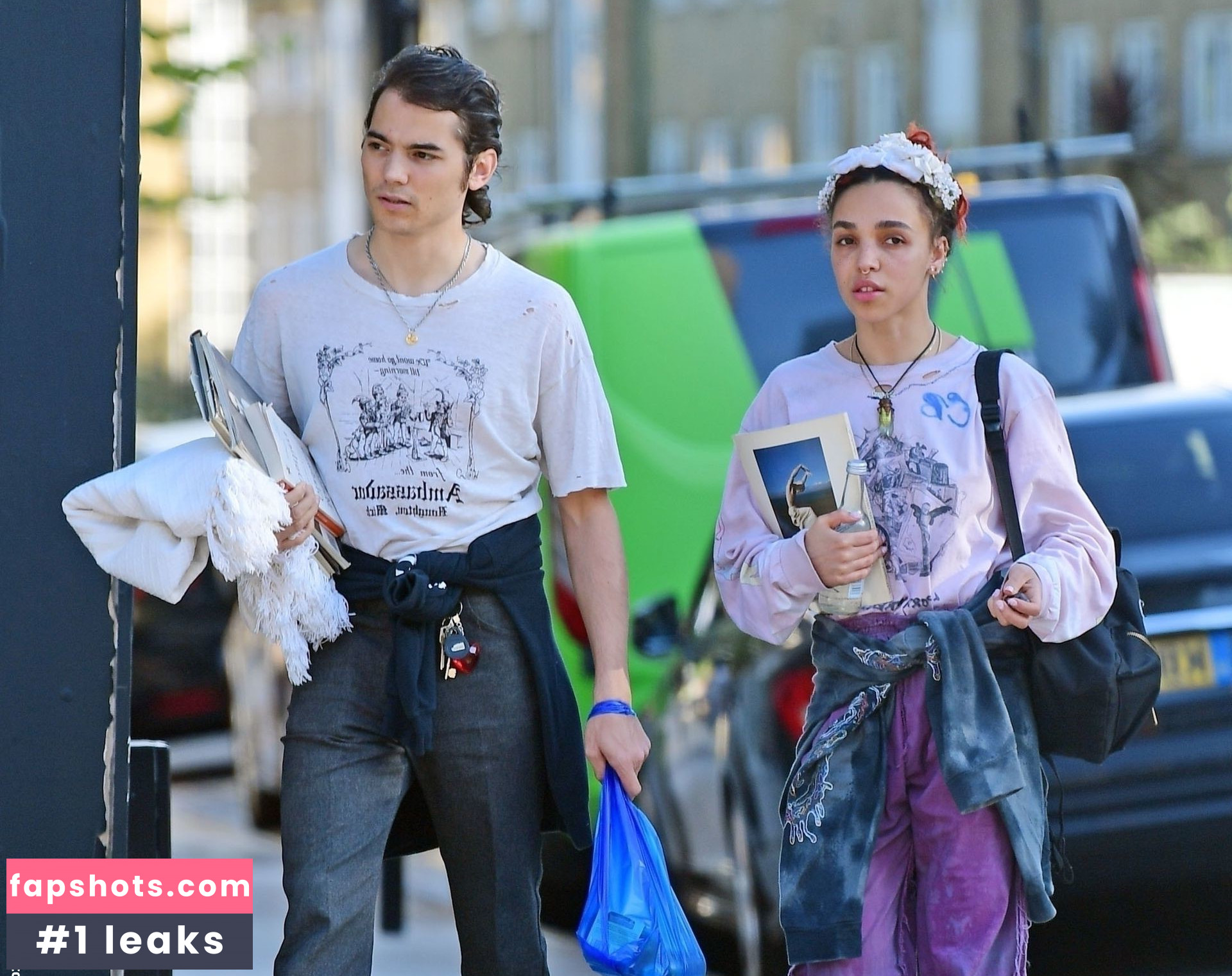 FKA twigs gallery photo #227