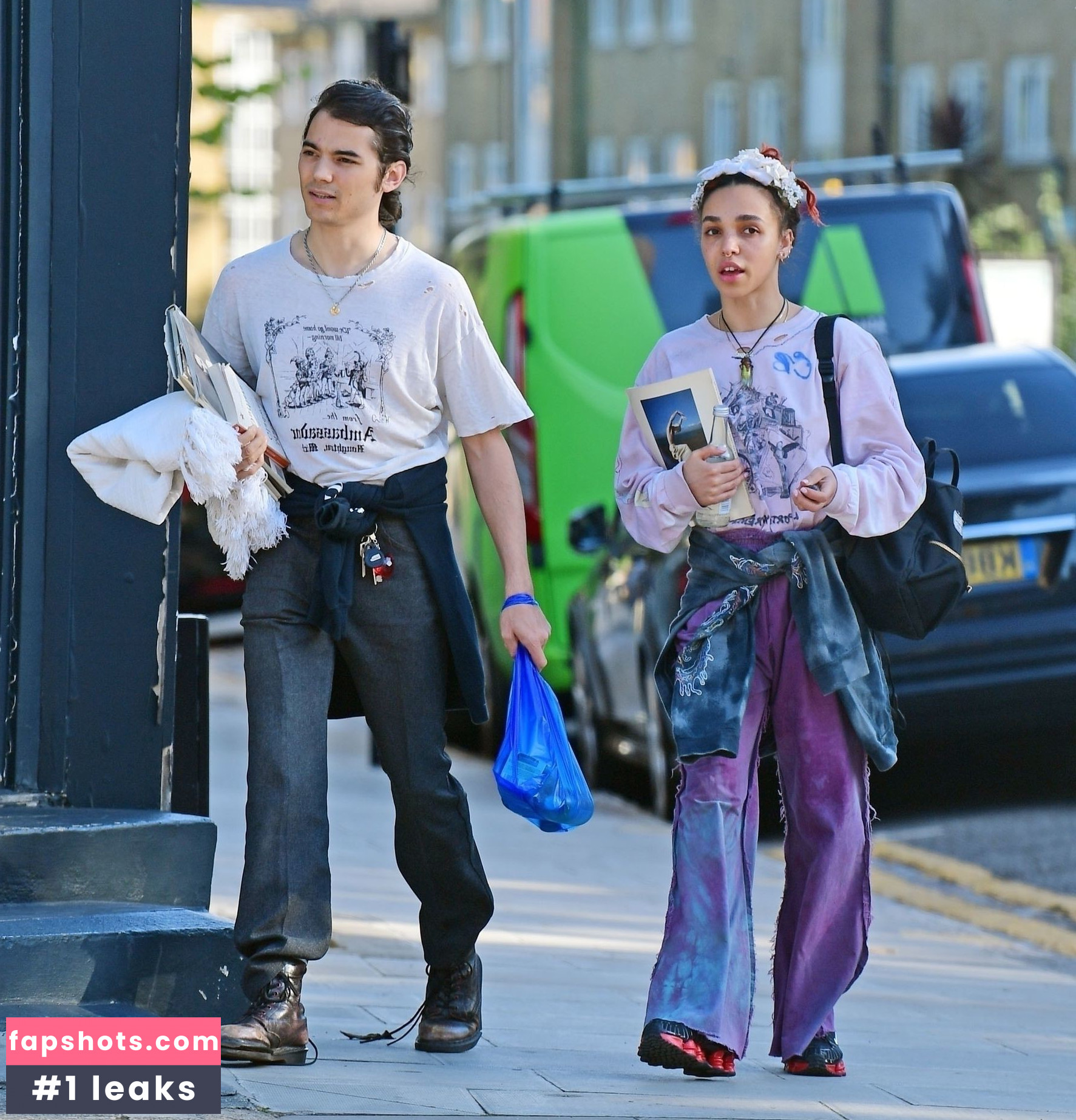 FKA twigs gallery photo #229