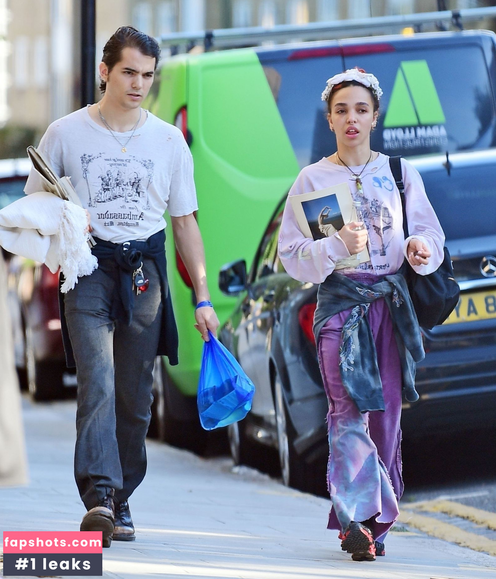 FKA twigs gallery photo #230