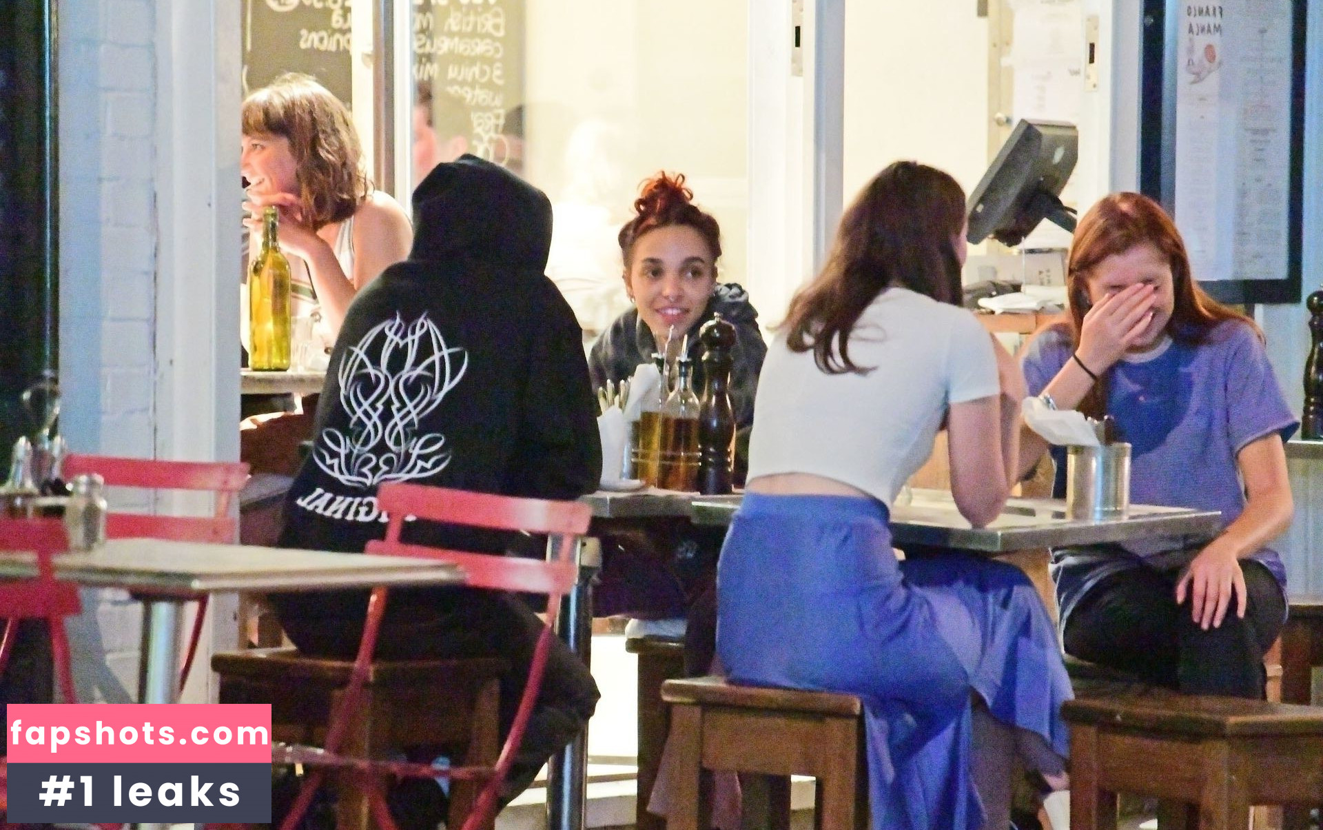 FKA twigs gallery photo #231