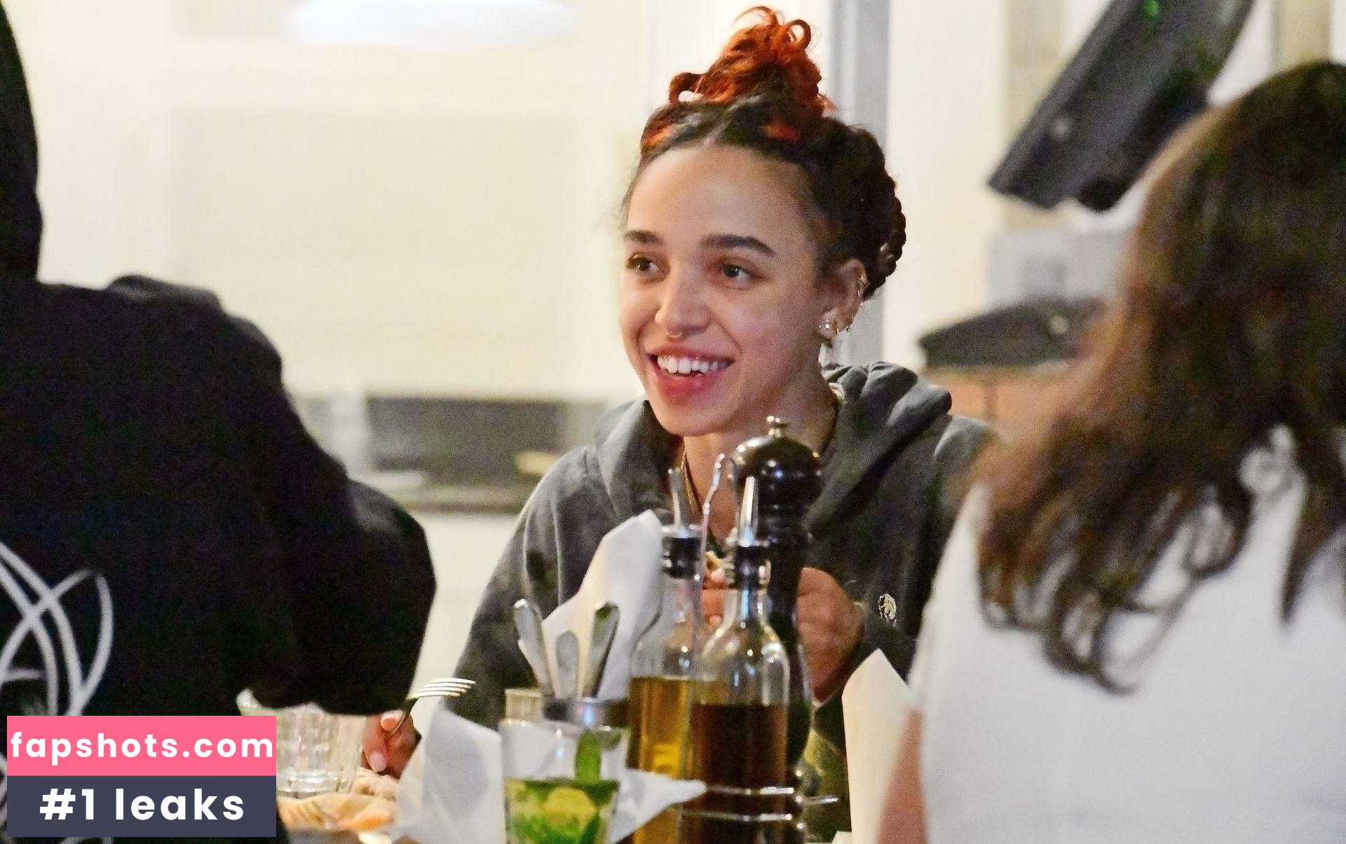 FKA twigs gallery photo #232