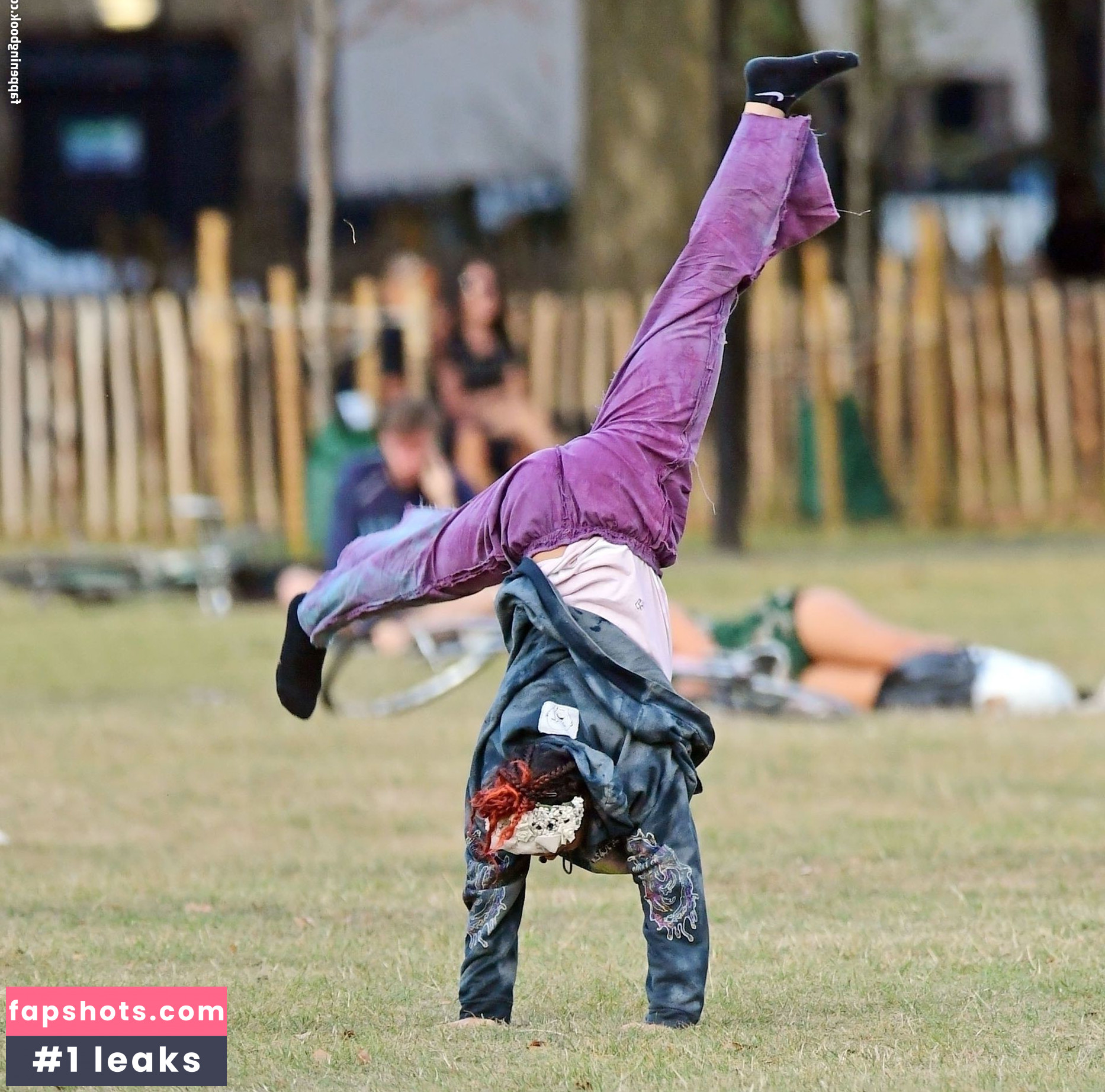 FKA twigs gallery photo #237