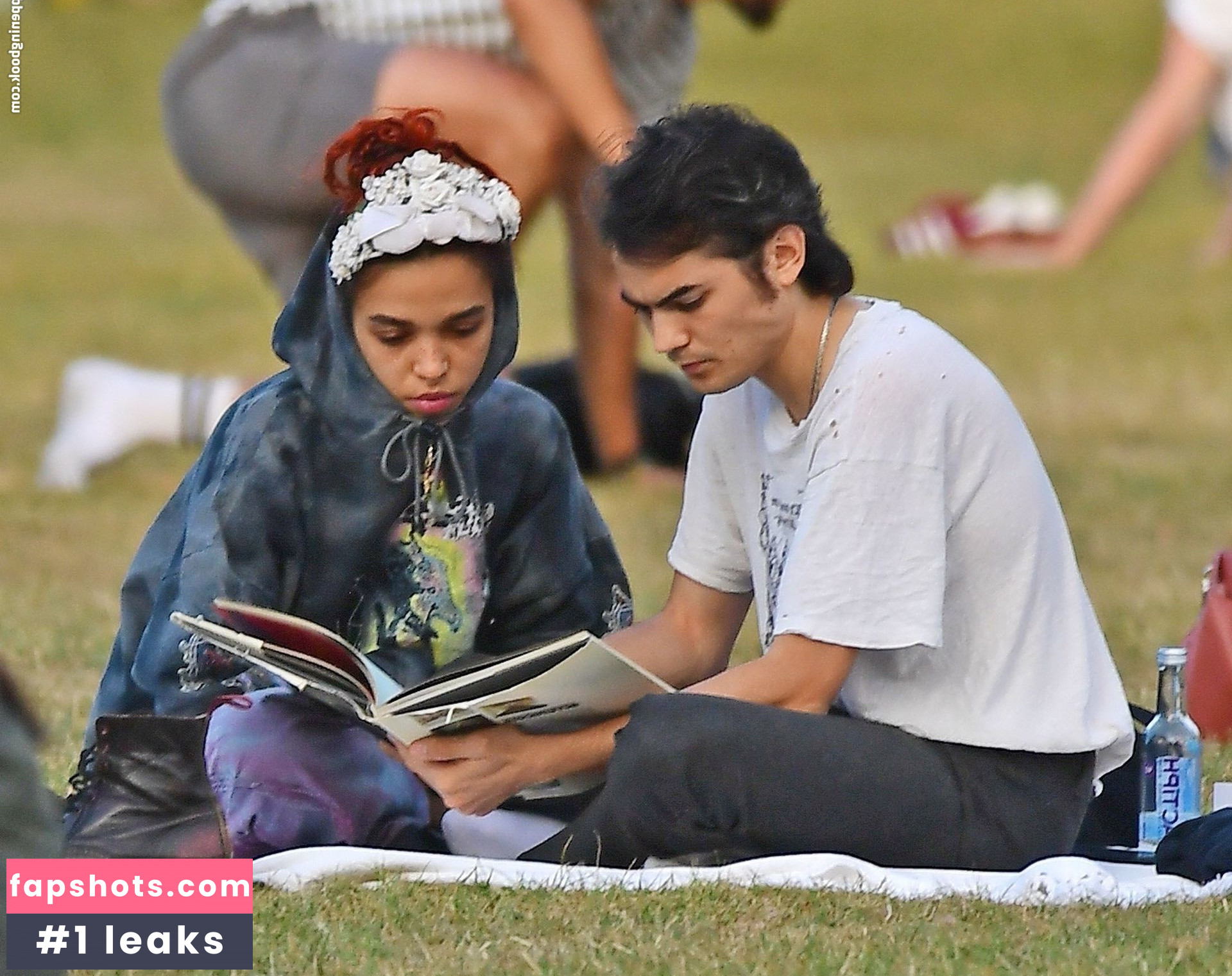 FKA twigs gallery photo #241