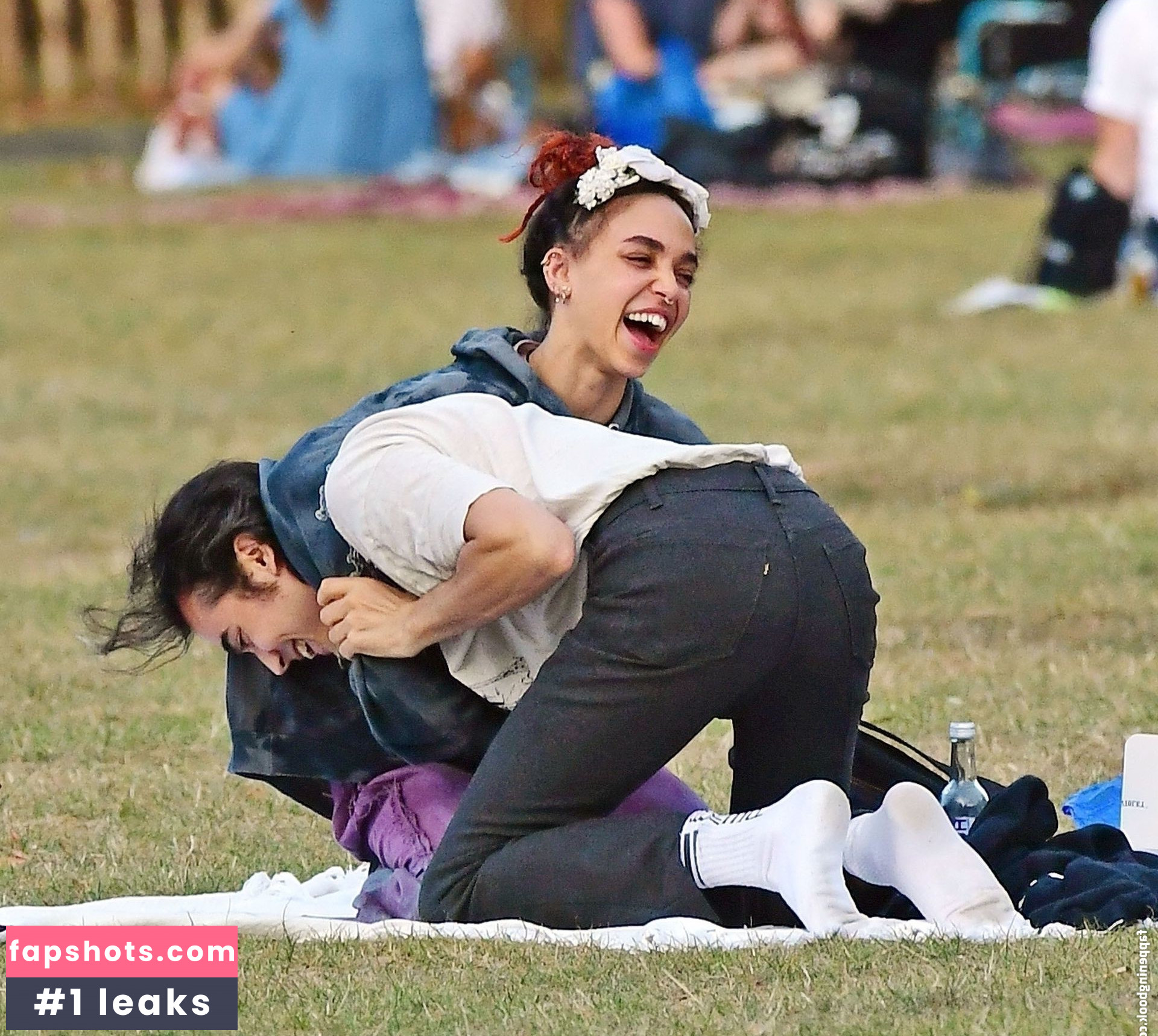 FKA twigs gallery photo #244