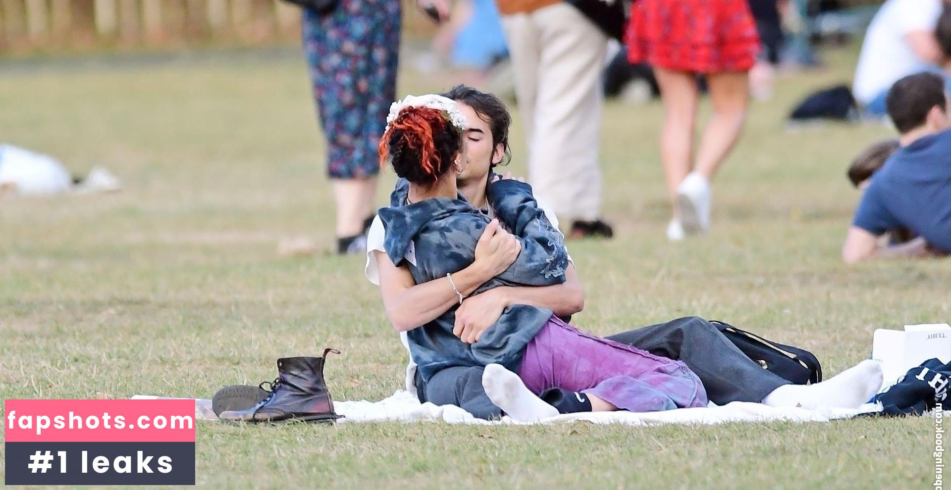 FKA twigs gallery photo #247